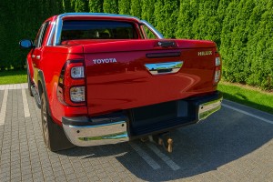 TOYOTA HILUX 2015+ KLAMKA BURTY KLAPY TYŁ Z KAMERĄ COFANIA ULL HD DYNAMICZNE LINIE