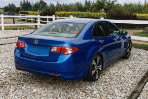 HONDA ACCORD VIII CU 2008-2011 PRZED FACELIFTINGIEM KAMERA COFANIA Z LAMPĄ