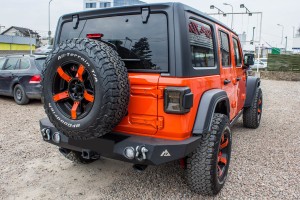JEEP WRANGLER JL 2018+ ZDERZAK TYLNY SZEROKI PARAMOUNT ZE ŚWIATLAMI LED 12W