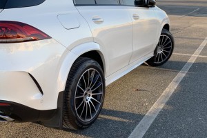 MERCEDES GLE W167 2019+ Z PAKIETEM AMG BEZ STOPNI BOCZNYCH CHLAPACZE
