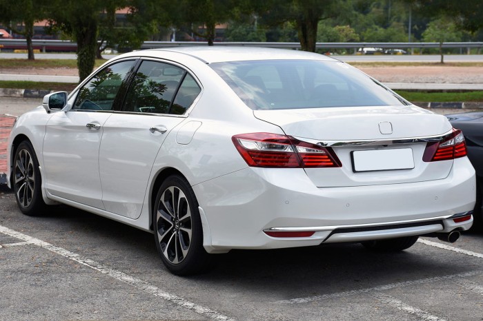 HONDA ACCORD IX CR 2012-2017 SEDAN CHLAPACZE