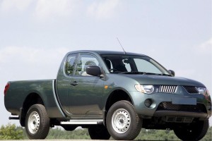 MITSUBISHI L200 2006-2015 CHLAPACZE