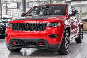 JEEP GRAND CHEROKEE IV WK2 2017-2021 PO DRUGIM FACELIFTINGU GRILL PRZEDNI CZARNY 68258419AC 68317863AA