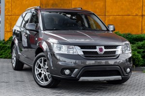 FIAT FREEMONT 2011-2015 / DODGE JOURNEY 2008-2020 LAMPA PRZECIWMGIELNA PRZEDNIA L=P 5182026AA