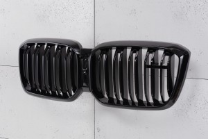 BMW X3 G01 2021-2025 PO FACELIFTINGU GRILL PRZEDNI CZARNY PODWÓJNE ŻEBERKA POD KAMERĘ 51135A36BD0