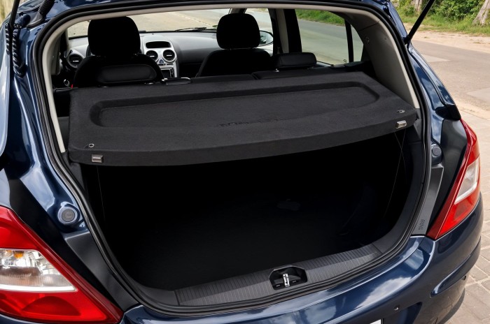 OPEL CORSA IV D 2006-2014 5-OS PÓŁKA BAGAŻNIKA 13432983