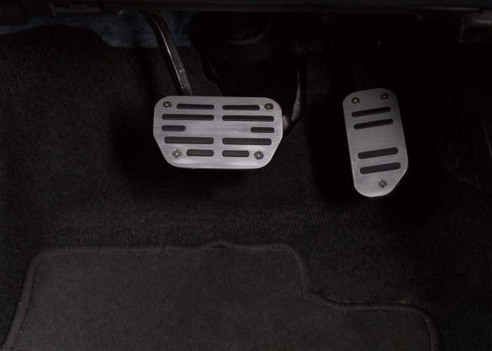 TOYOTA RAV4 2013-2018 AUTOMAT NAKŁADKI NA PEDAŁY