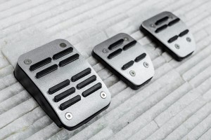 NISSAN QASHQAI 2014-2021 MANUAL NAKŁADKI NA PEDAŁY NAKŁADANE