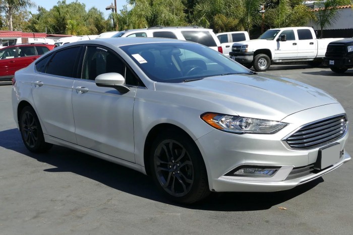 FORD FUSION MK2 II 2016-2020 PO FACELIFTINGU KRATKA ZAŚLEPKA PRZEDNIEJ LAMPY PRZECIWMGIELNEJ PRAWA HS7319952B