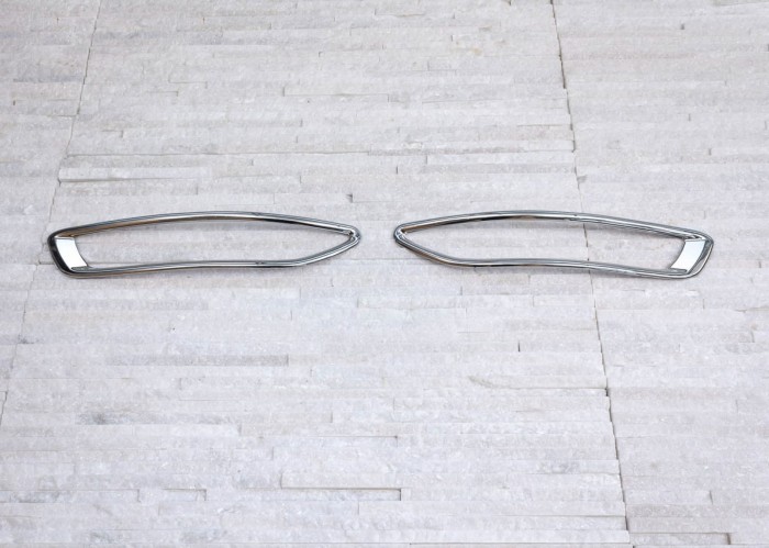 VOLKSWAGEN JETTA 2011-2015 WYPRZEDAŻ NAKŁADKI NA LAMPY PRZECIWMGIELNE TYLNE