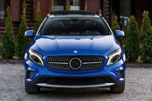 MERCEDES GLA X156 2013-2017 PRZED FACELIFTINGIEM GRILL DIAMOND CZARNY
