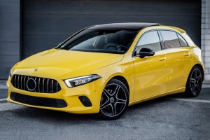 MERCEDES A-CLASS W177 2018+ Z KAMERĄ GRILL GT PANAMERICANA SREBRNY
