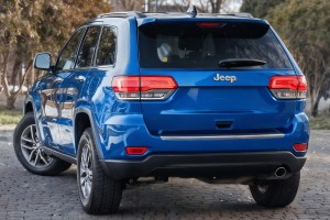 JEEP GRAND CHEROKEE IV WK2 2014-2021 CHROMOWANA LISTWA TYLNEGO ZDERZAKA 68111635AA