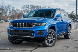 JEEP GRAND CHEROKEE V WL 2021+ CHLAPACZ LEWY 68421754AA