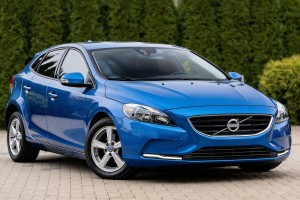 VOLVO V40 II 2012-2019 ALUMINIOWA MASKA 31402274