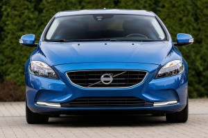 VOLVO V40 II 2012-2019 ALUMINIOWA MASKA 31402274