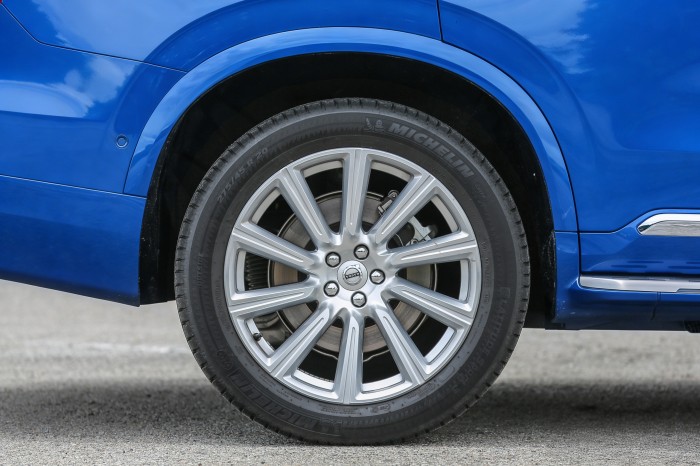 VOLVO XC90 II 2014+ LISTWA TYLNEGO BŁOTNIKA PRAWA 39790019