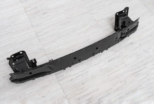 FORD FIESTA MK7 VII 2008-2012 PRZED FACELIFTINGIEM BELKA WZMOCNIENIE PRZEDNIEGO ZDERZAKA 8V5117K876BJ
