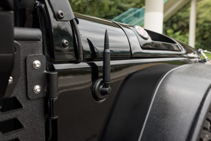 JEEP GLADIATOR JT 2018+ ANTENA NABÓJ