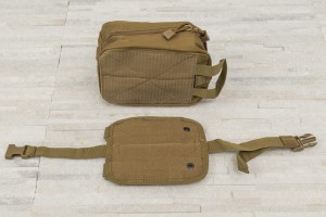 JEEP-WRANGLER-APTECZKA-SAMOCHODOWA--TURYSTYCZNA-PIASKOWA-COYOTE-BROWN7.jpg