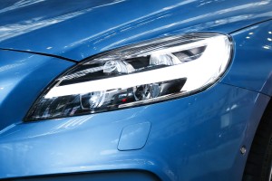 VOLVO V40 II 2012-2019 ZAŚLEPKA SPRYSKIWACZA REFLEKTORA LEWA 39814170 31283734