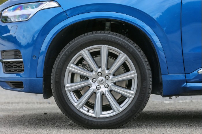 VOLVO XC90 II 2014+ LISTWA PRZEDNIEGO BŁOTNIKA LEWA 39797253