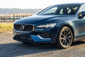 VOLVO S60 III 2018-2024 STALOWY BŁOTNIK PRZEDNI LEWY 31468170