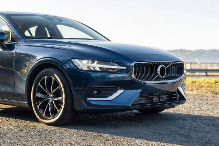 VOLVO S60 III 2018-2024 STALOWY BŁOTNIK PRZEDNI PRAWY 31468171