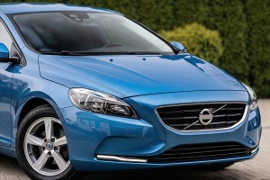 VOLVO V40 II 2012-2019 STALOWY BŁOTNIK PRZEDNI PRAWY 31301262 