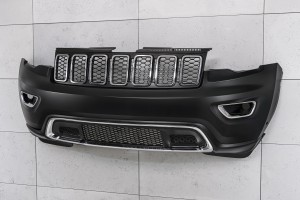 JEEP GRAND CHEROKEE IV WK2 2017-2021 PO DRUGIM FACELIFTINGU KOMPLETNY ZDERZAK PRZEDNI BEZ PDC BEZ SPRYSKIWACZY Z CHROMOWANYM GRILLEM 6EB83TZZAA