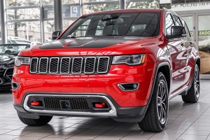 JEEP GRAND CHEROKEE IV WK2 2017-2021 DRUGI FACELIFTING KOMPLETNY ZDERZAK PRZEDNI Z PDC BEZ SPRYSKIWACZY 68333498AA