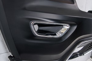 JEEP GRAND CHEROKEE IV WK2 2017-2021 DRUGI FACELIFTING KOMPLETNY ZDERZAK PRZEDNI Z GRILLEM 6EB83TZZAA