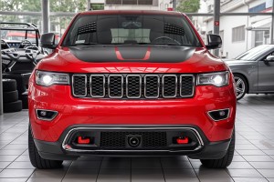 JEEP GRAND CHEROKEE IV WK2 2017-2021 DRUGI FACELIFTING KOMPLETNY ZDERZAK PRZEDNI Z PDC BEZ SPRYSKIWACZY Z GRILLEM 68333498AA