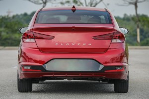 HYUNDAI ELANTRA VI AD 2018-2020 PO FACELIFTINGU KOMPLETNY ZDERZAK TYLNY 86611F2AA0
