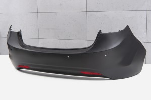 HYUNDAI ELANTRA V MD 2010-2013 PRZED FACELIFTINGIEM KOMPLETNY ZDERZAK TYLNY Z PDC 866103X710