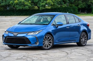 TOYOTA COROLLA XII E21 2019+ SEDAN KOMPLETNY ZDERZAK PRZEDNI Z GRILLEM 5211902Q10