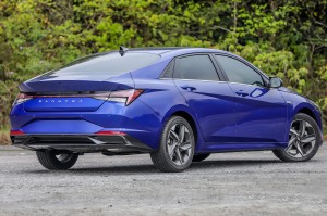 HYUNDAI ELANTRA VII CN7 2020-2023 KOMPLETNY ZDERZAK TYLNY Z PDC I ODBLASKAMI 86610AA020