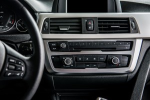 BMW SERIA 3 F30 2013-2018 OZDOBNA RAMKA PRZEŁĄCZNIKÓW KLIMATYZACJI