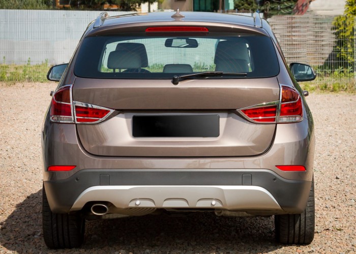BMW X1 I E84 2009-2015 WYPRZEDAŻ NAKŁADKI NA LAMPY TYLNE