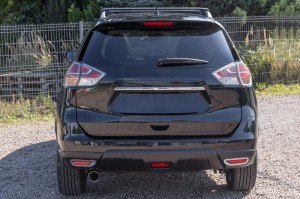 NISSAN X-TRAIL III T32 2014-2017 PRZED FACELIFTINGIEM NAKŁADKI TYLNYCH LAMP PRZECIWMGIELNYCH