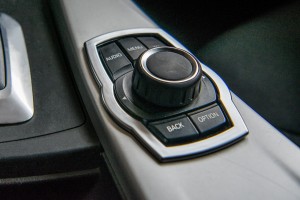BMW SERIA 3 F30 2013-2018 OZDOBNA RAMKA PRZEŁĄCZNIKÓW NA KONSOLI