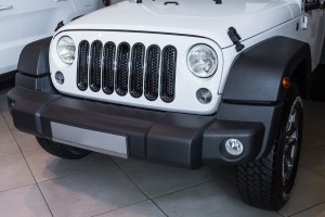 JEEP WRANGLER JK 2007-2018 WKŁADKI GRILLA CZARNE ABS Z OTWOREM POD ZAMEK