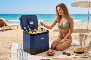 LODÓWKA TURYSTYCZNA IK-17-35L 35 L Z FUNKCJĄ GRZANIA DO +65° 12V USB 5V GŁOŚNIK BLUETOOTH NIEBIESKA + GRATIS