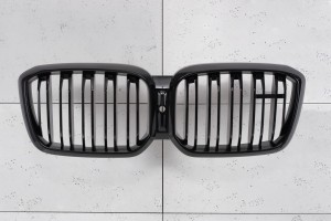 BMW X3 G01 2021-2025 PO FACELIFTINGU GRILL PRZEDNI CZARNY PODWÓJNE ŻEBERKA POD KAMERĘ 51135A36BD0