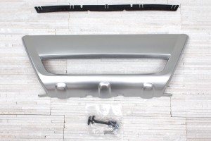 VOLVO XC60 I 2008-2013 PRZED FACELIFTINGIEM OSŁONA PRZEDNIEGO ZDERZAKA 30764993 