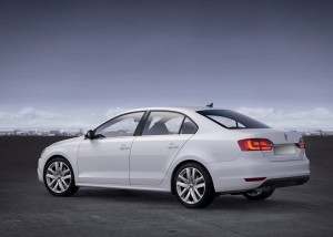 VOLKSWAGEN JETTA 2011-2015 WYPRZEDAŻ NAKŁADKI NA LAMPY PRZECIWMGIELNE TYLNE