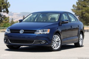 VOLKSWAGEN JETTA 2011-2015 WYPRZEDAŻ NAKŁADKI NA LAMPY PRZECIWMGIELNE PRZEDNIE