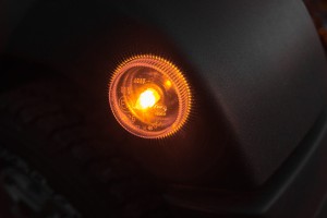 JEEP WRANGLER JK 2007-2018 PRZEDNIE KIERUNKOWSKAZY W BŁOTNIK 55077894AD 
