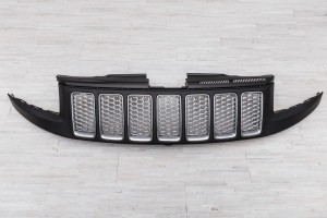 JEEP GRAND CHEROKEE IV WK2 2014-2017 PO FACELIFTINGU ATRAPA GRILL CHROMOWANY 5RM46TZZAA