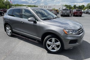 VOLKSWAGEN TOUAREG II 7P 2010-2018 STOPNIE ELEKTRYCZNE PROGI